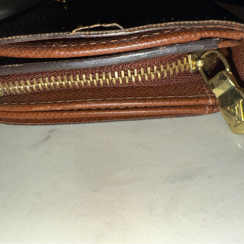 Louis Vuitton Sarah Brown and Gold Monogram Wallet - Picture 5 of 9